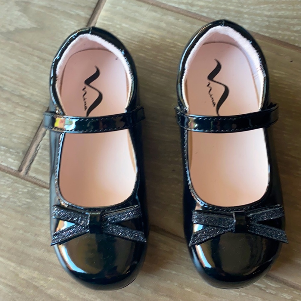 Little Girls black dress shoes